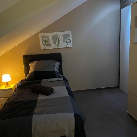 Sky Night Loft Apartment Duren Luaran gambar