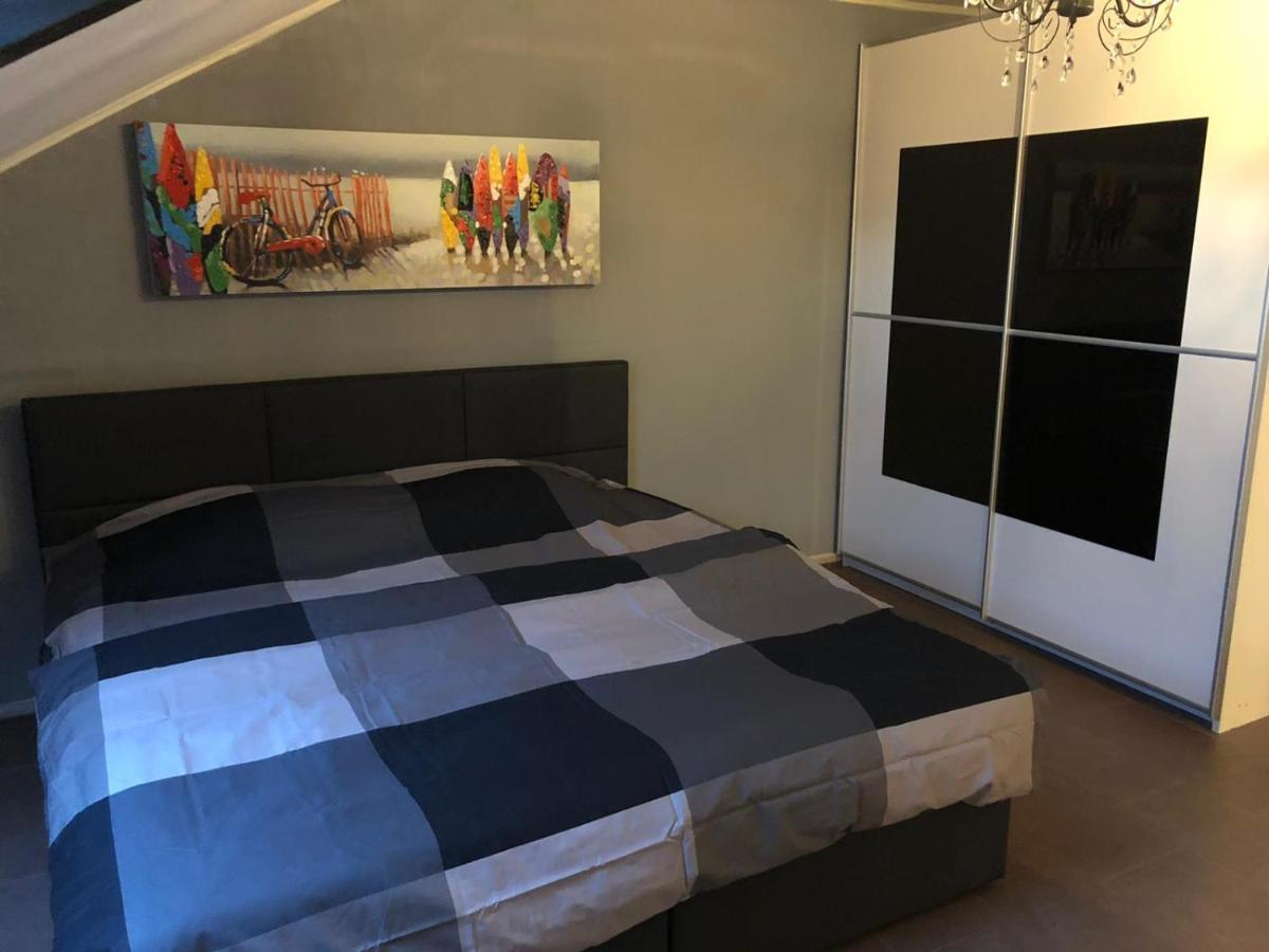Sky Night Loft Apartment Duren Luaran gambar