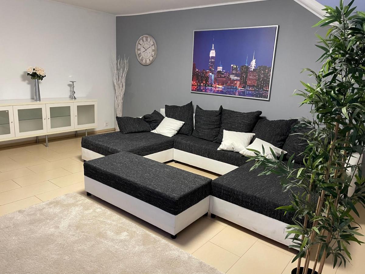 Sky Night Loft Apartment Duren Luaran gambar